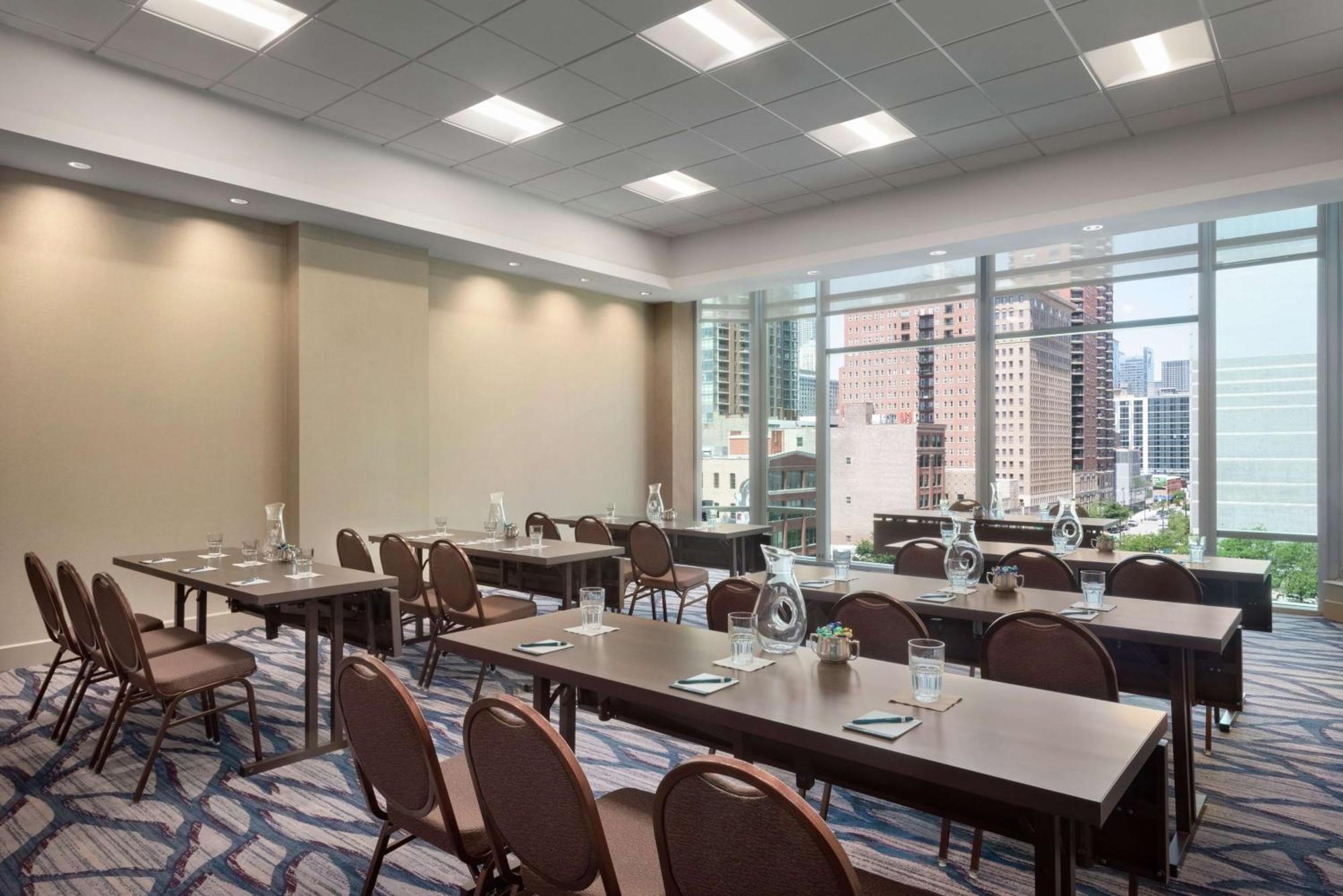 Hilton Garden Inn Chicago Downtown South Loop Экстерьер фото